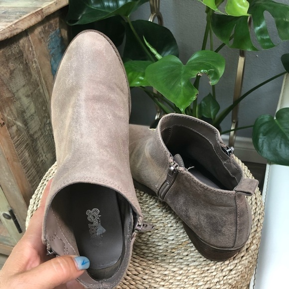 Carlos Santana Suede Booties - Picture 7 of 8